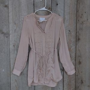 Jessica Simpson tan pintuck crochet silk button